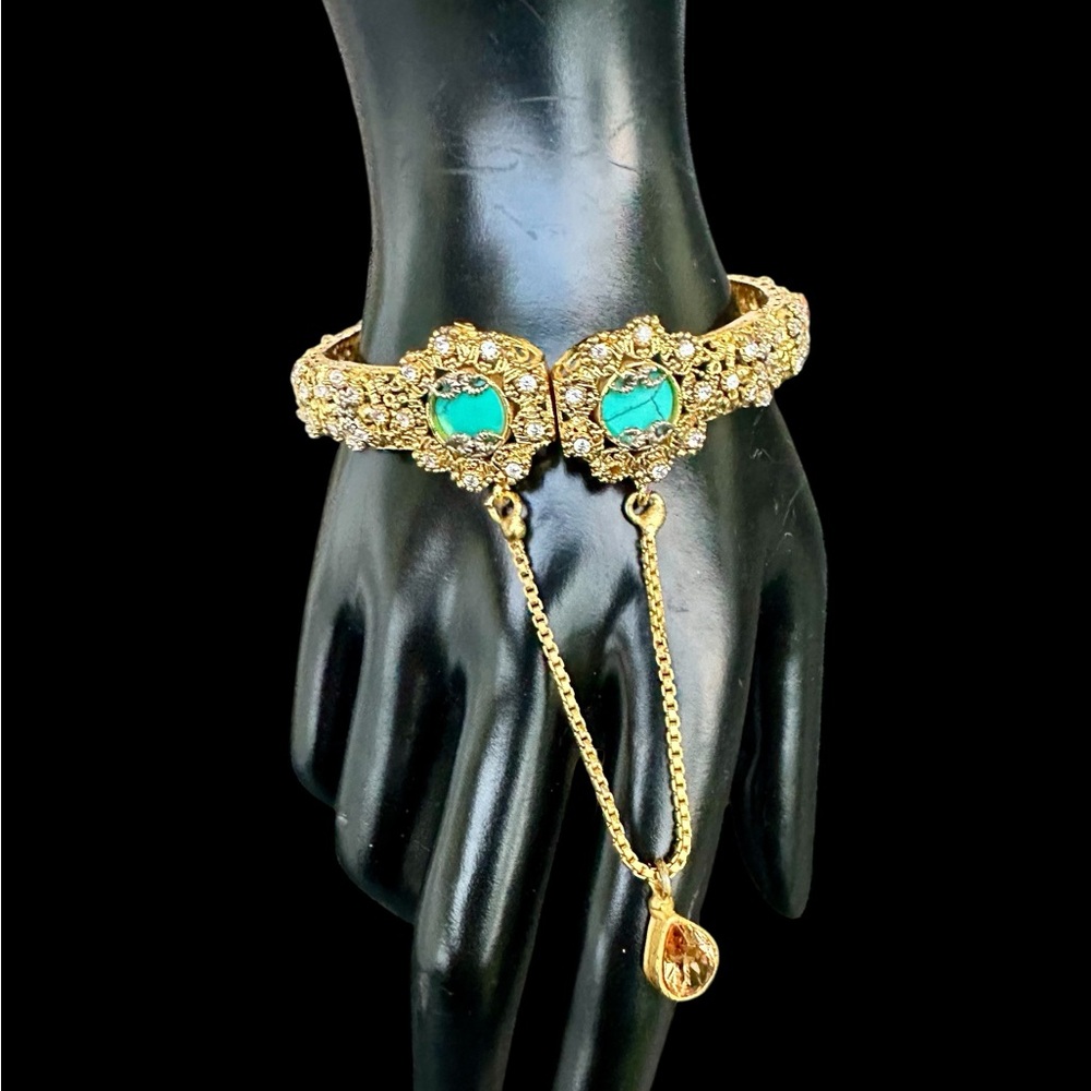 Elegant Traditional Indian Bracelet with Turquoise stone